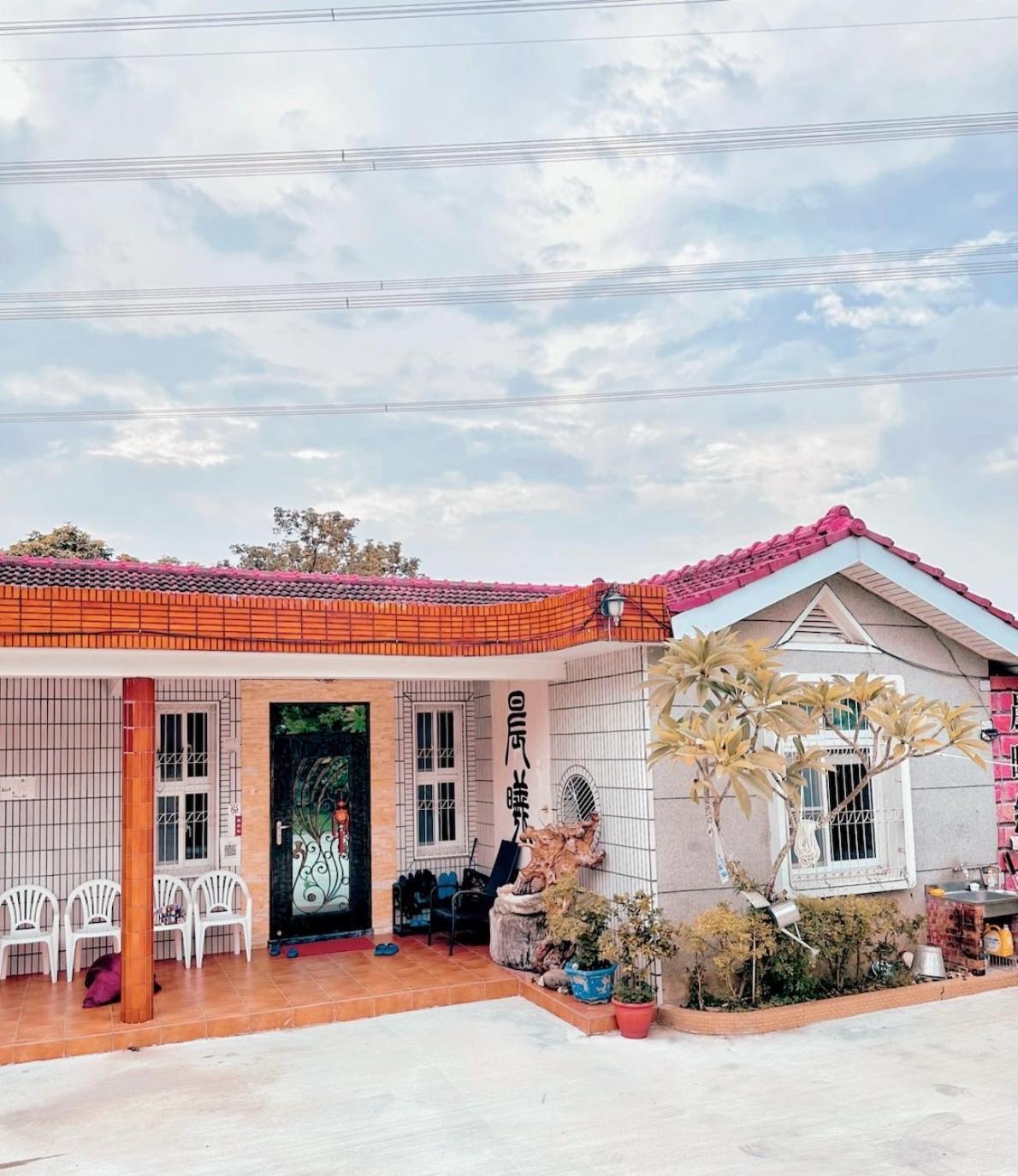 Ferienwohnung 晨曦山莊 晨曦紅瓦厝國民旅遊卡特約商店sunshino Farmstead Zuozhen Exterior foto
